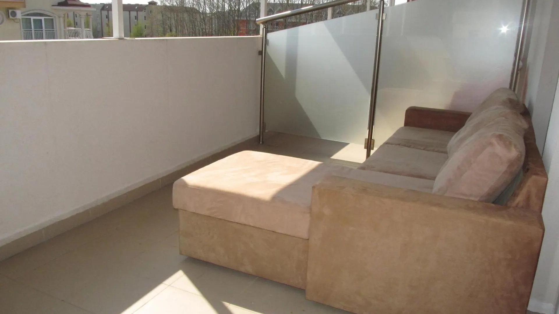 Apartments And Studios In Cote D'Azure ساني بيتش