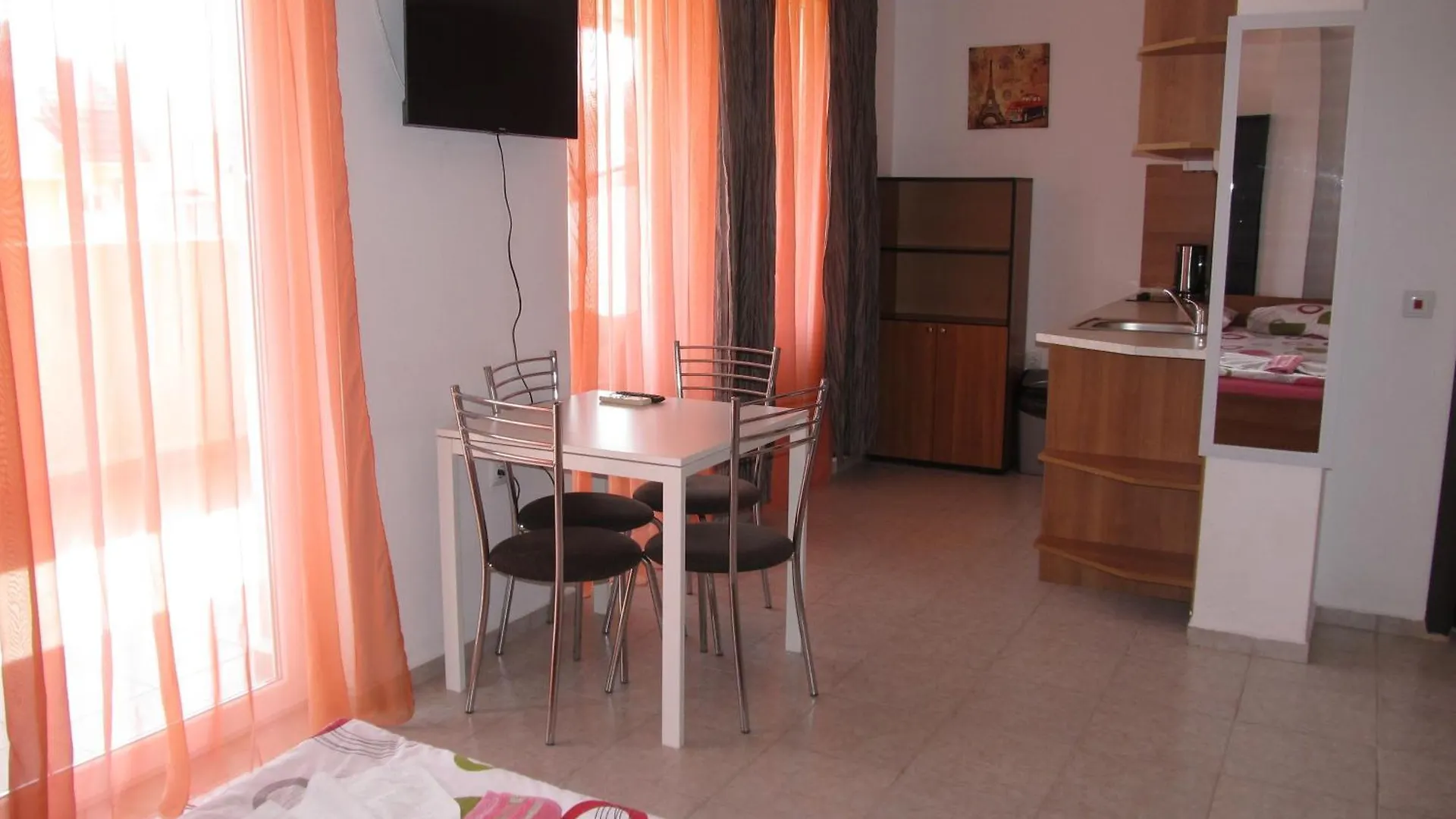 Apartments And Studios In Cote D'Azure Sunny Beach 0*,