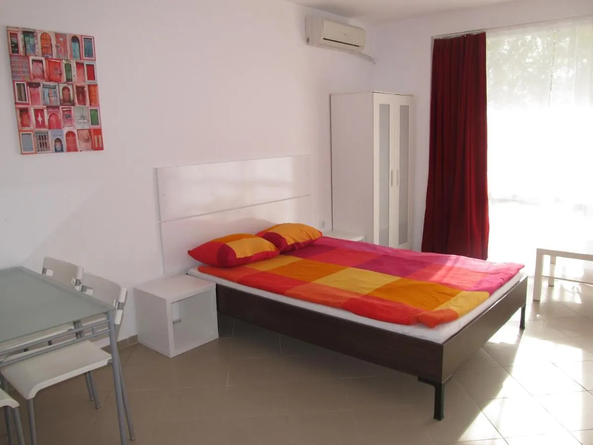 Apartments And Studios In Cote D'Azure Słoneczny Brzeg